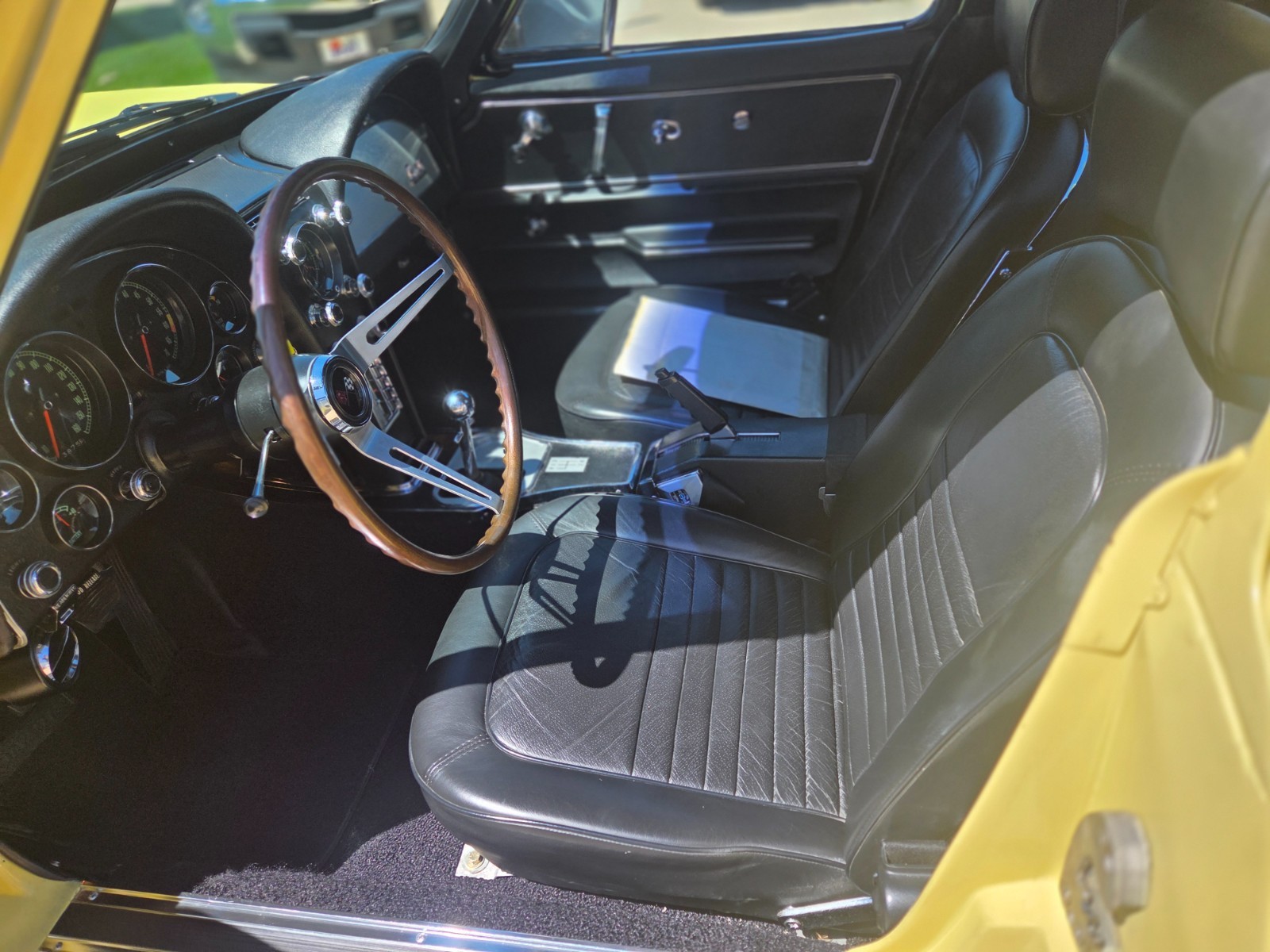 Chevrolet-Corvette-1967-Coupe-19