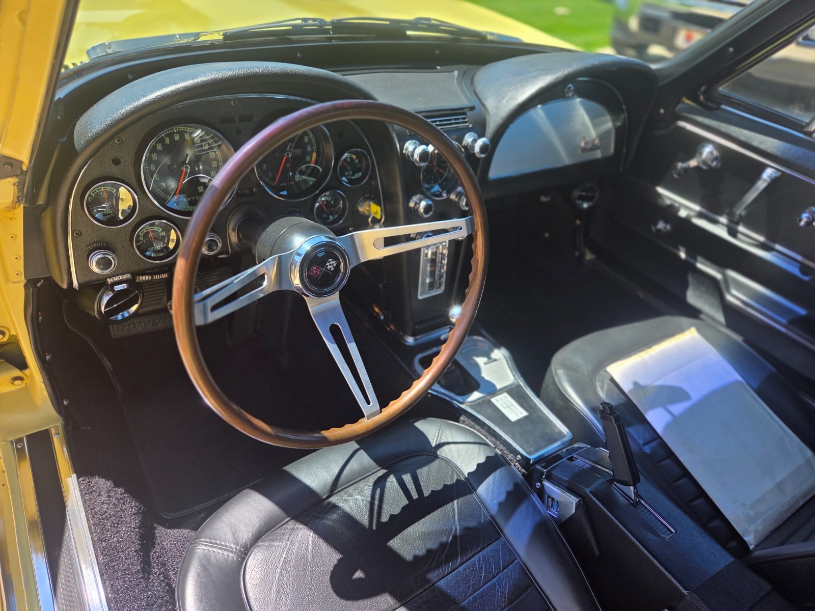 Chevrolet-Corvette-1967-Coupe-21
