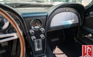 Chevrolet-Corvette-1967-Coupe-22
