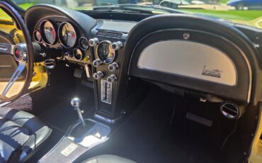 Chevrolet-Corvette-1967-Coupe-22