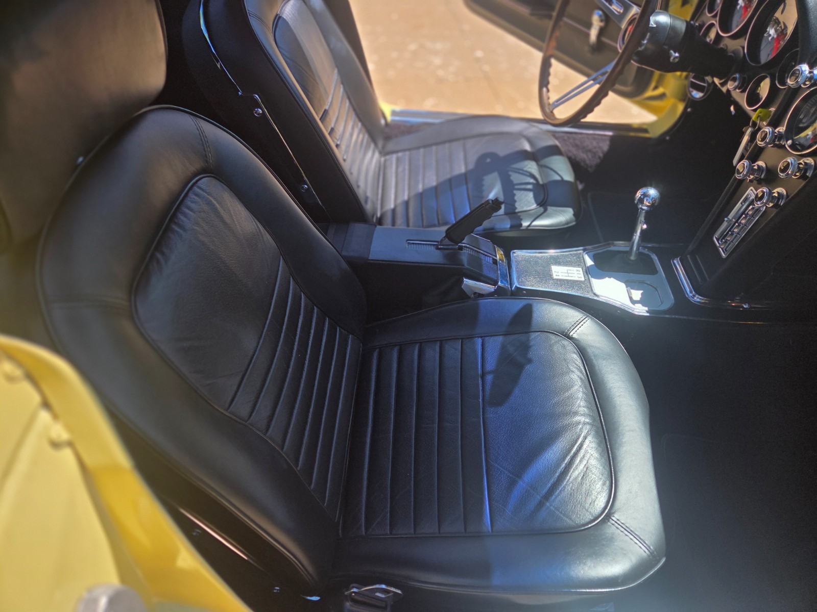 Chevrolet-Corvette-1967-Coupe-23