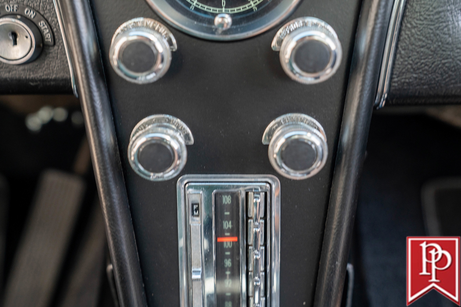 Chevrolet-Corvette-1967-Coupe-24