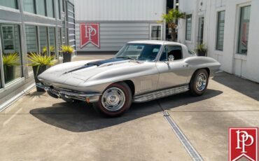 Chevrolet-Corvette-1967-Coupe