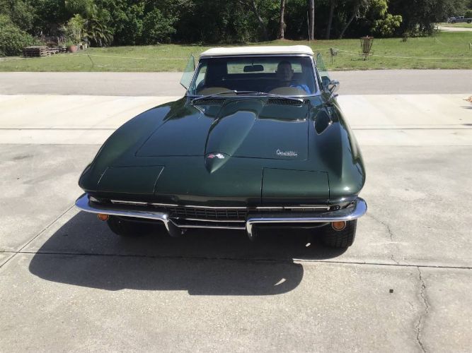 Chevrolet-Corvette-1967-Goodwood-Green-Tan-1