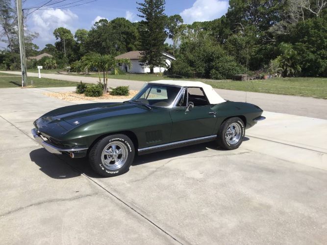 Chevrolet-Corvette-1967-Goodwood-Green-Tan-2