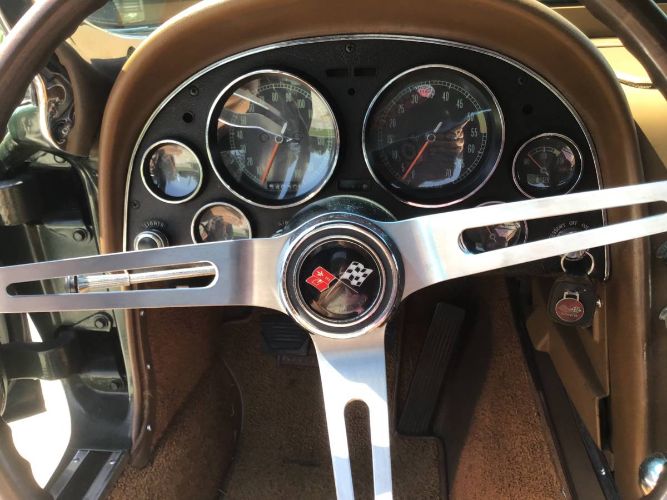 Chevrolet-Corvette-1967-Goodwood-Green-Tan-9