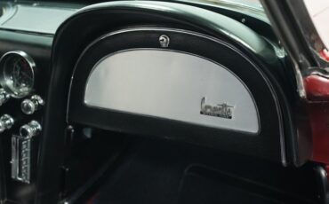 Chevrolet-Corvette-1967-Marlboro-Maroon-Black-39