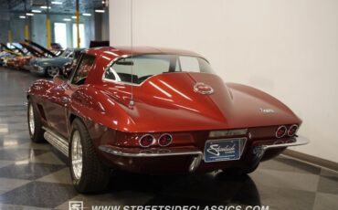 Chevrolet-Corvette-1967-Marlboro-Maroon-Saddle-16