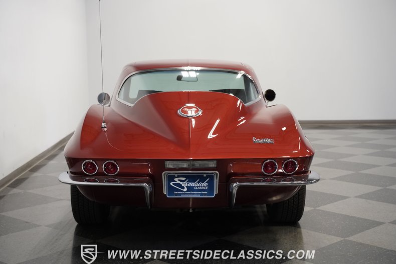 Chevrolet-Corvette-1967-Marlboro-Maroon-Saddle-17
