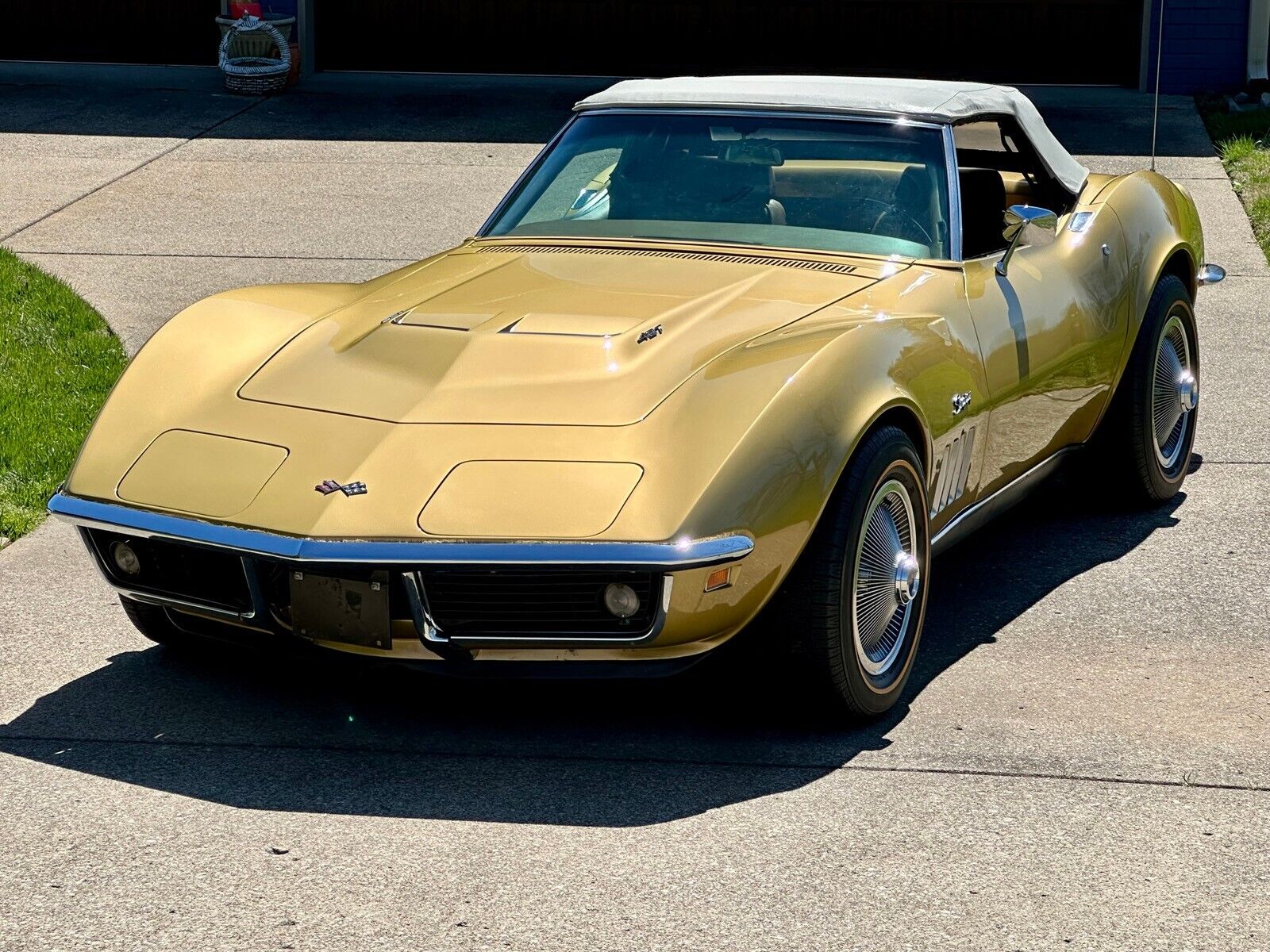 Chevrolet-Corvette-1969-Convertible-1