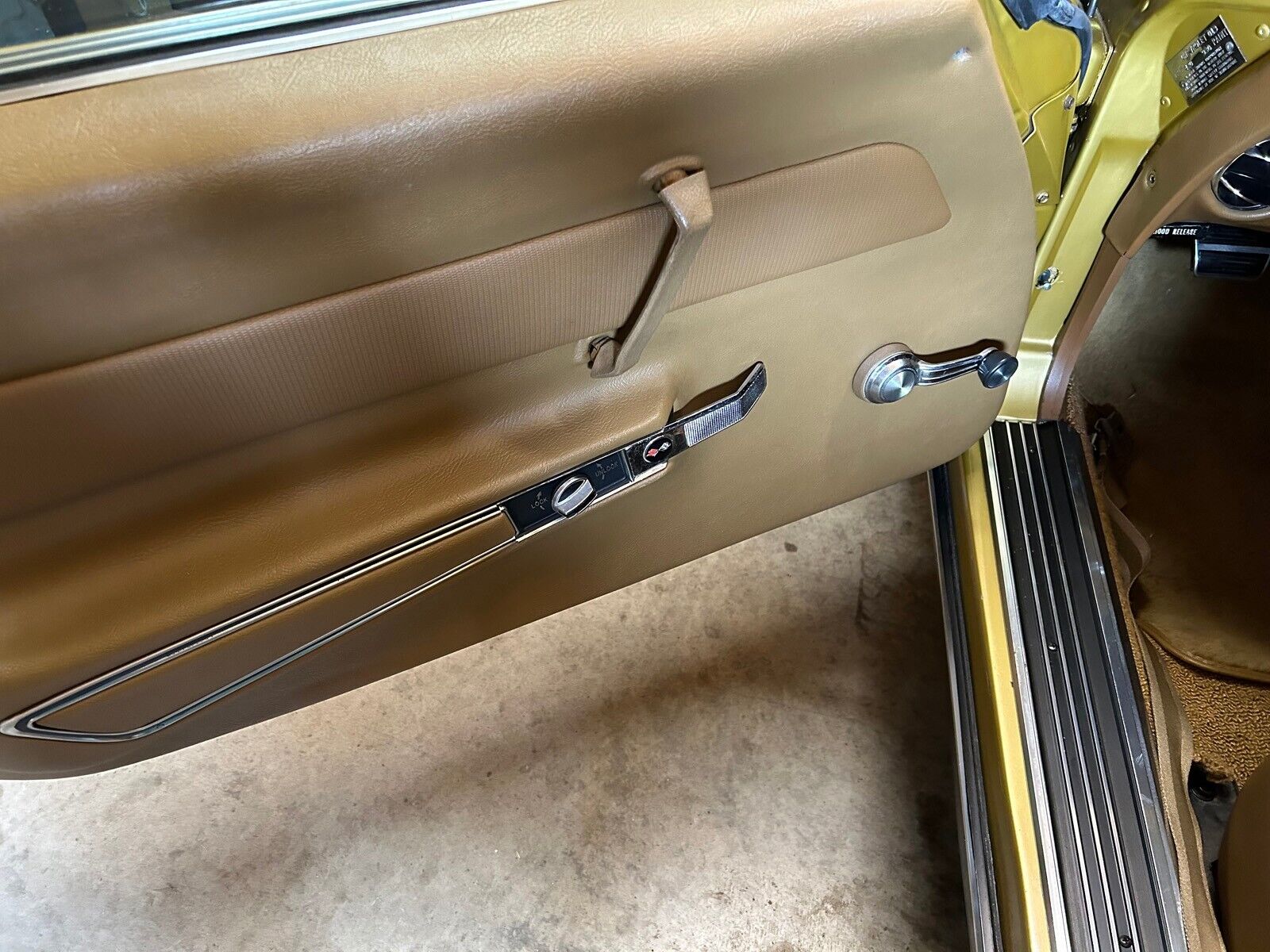 Chevrolet-Corvette-1969-Convertible-22