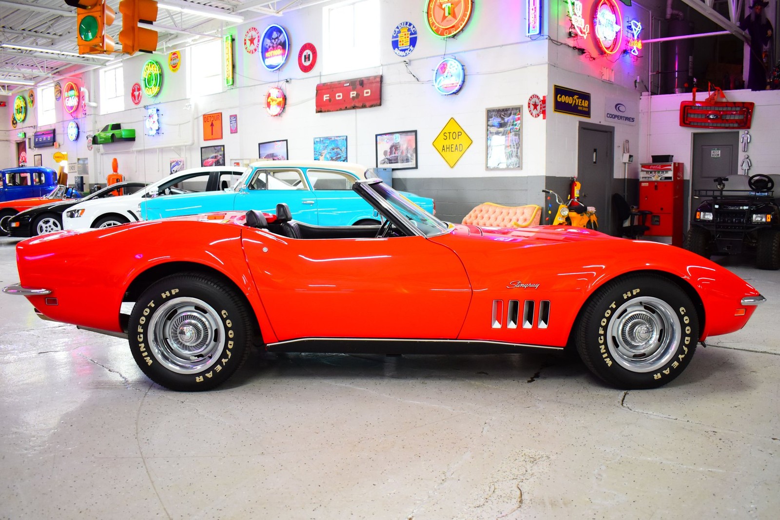 Chevrolet-Corvette-1969-Convertible-3