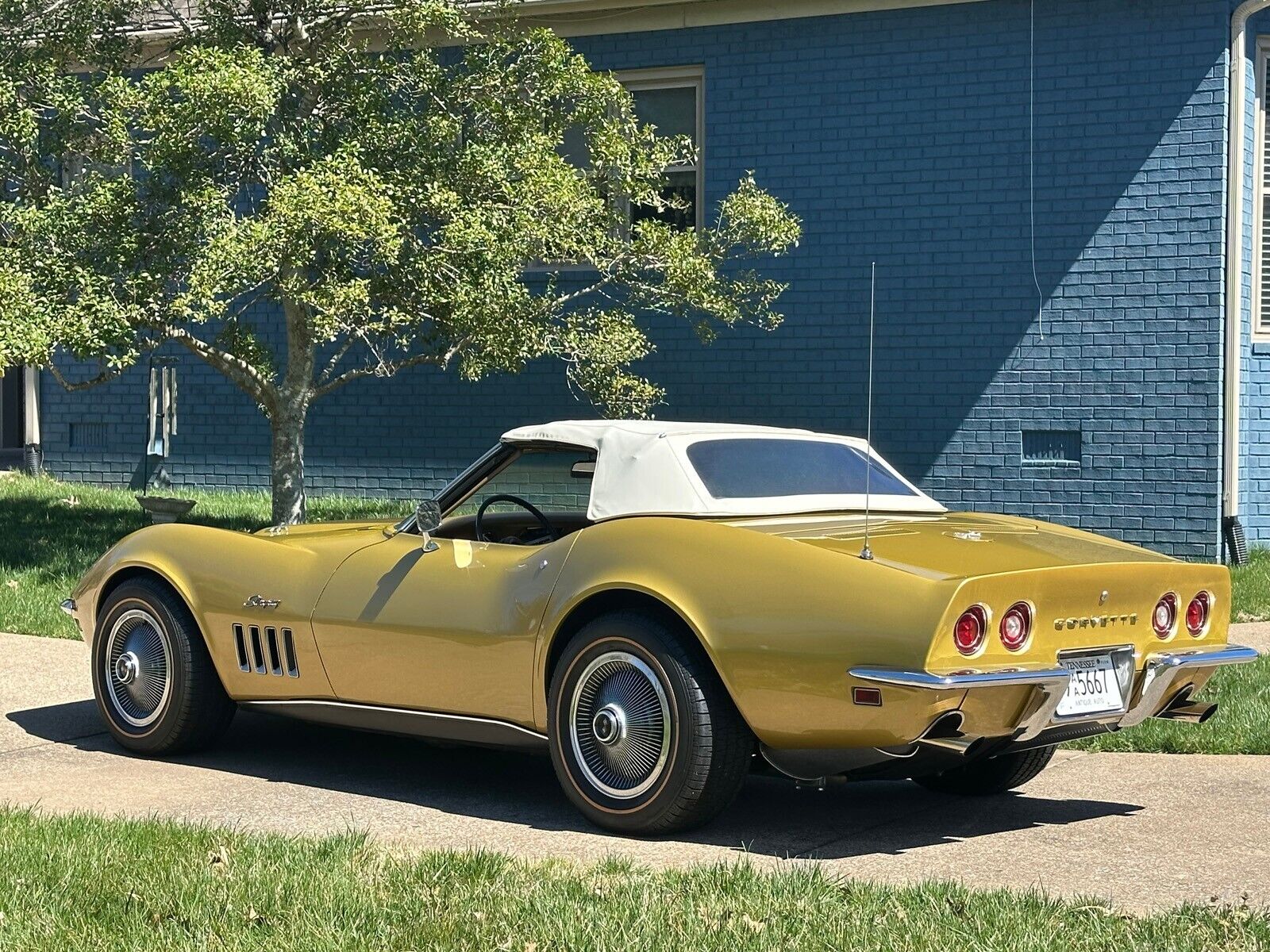 Chevrolet-Corvette-1969-Convertible-3