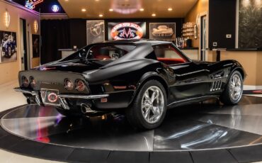 Chevrolet-Corvette-1969-Coupe-13