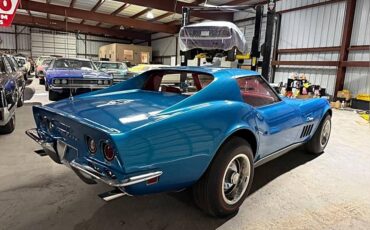 Chevrolet-Corvette-1969-blue-4