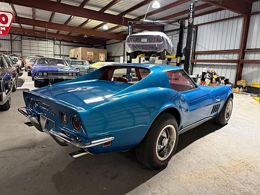 Chevrolet-Corvette-1969-blue-4