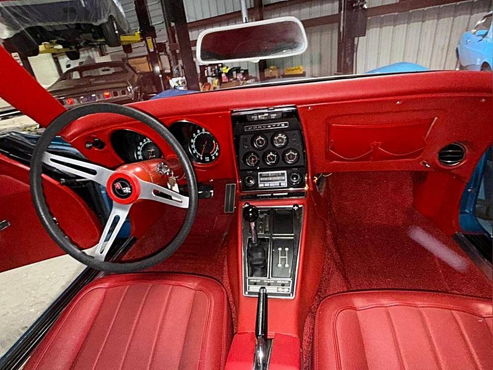 Chevrolet-Corvette-1969-blue-7