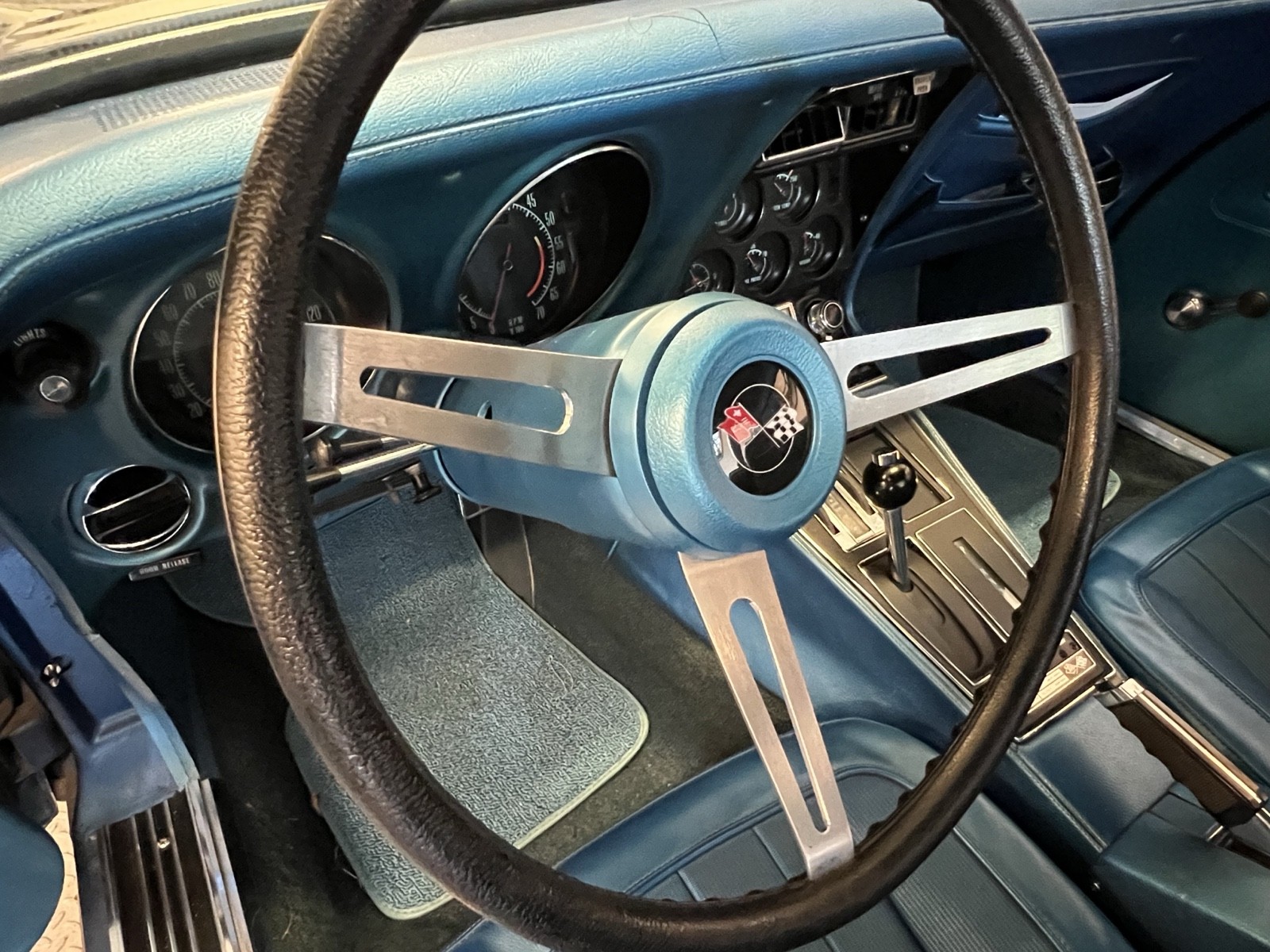 Chevrolet-Corvette-1970-33