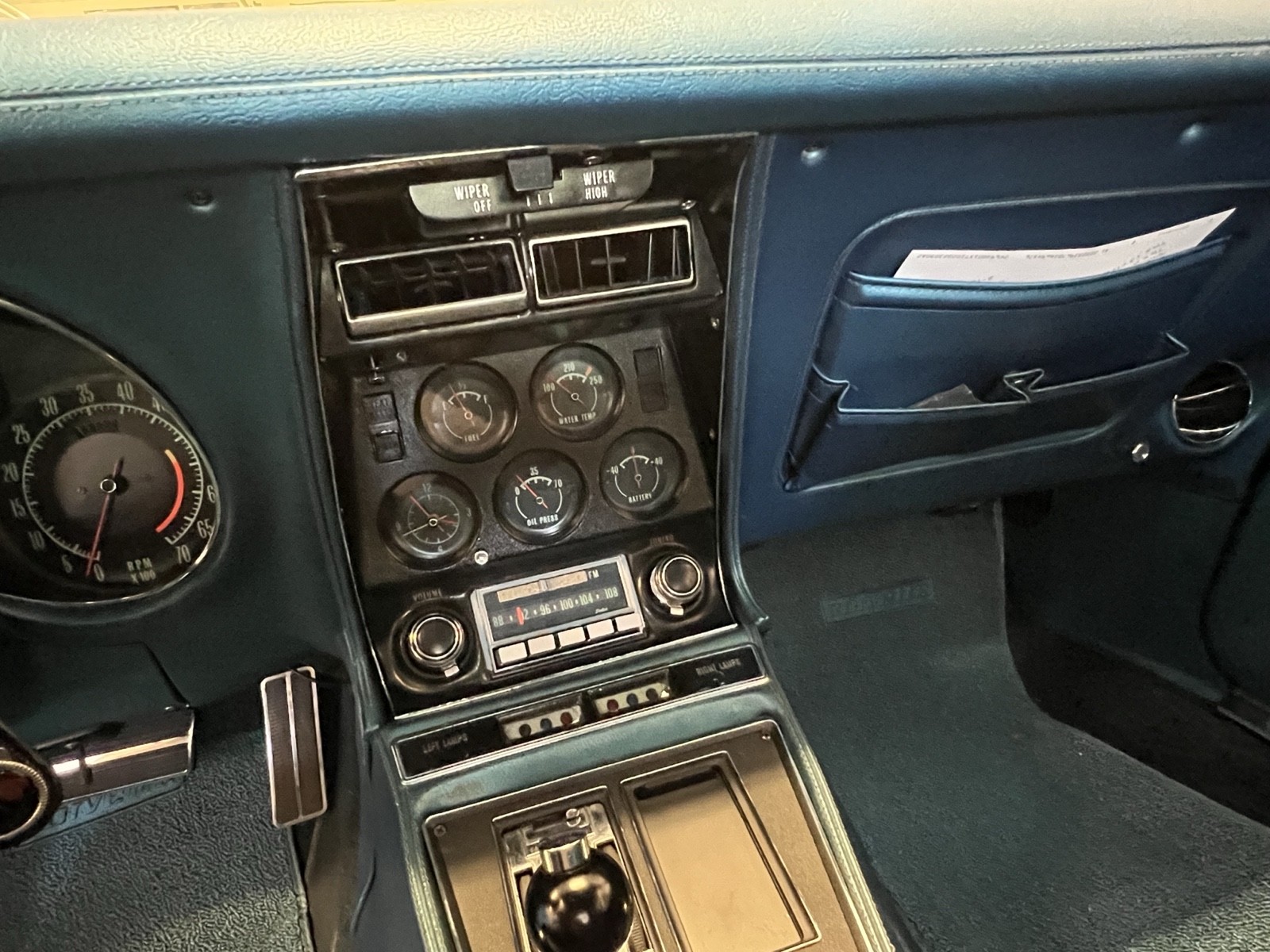 Chevrolet-Corvette-1970-35