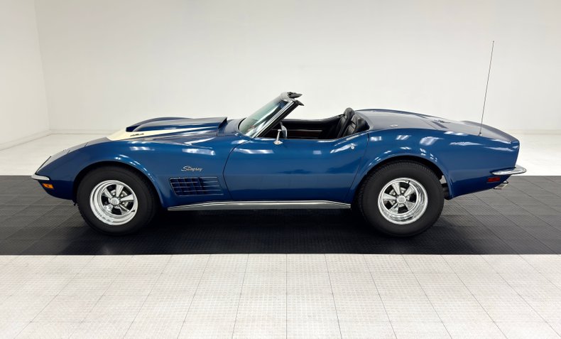 Chevrolet-Corvette-1970-Bridgehampton-Blue-Black-11