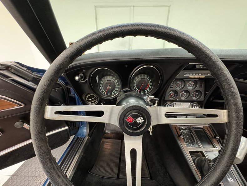 Chevrolet-Corvette-1970-Bridgehampton-Blue-Black-2