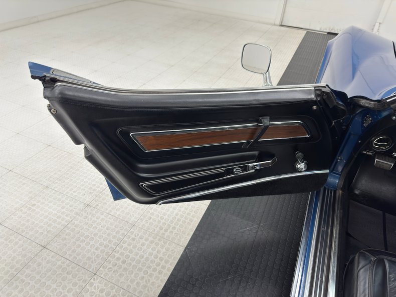 Chevrolet-Corvette-1970-Bridgehampton-Blue-Black-41
