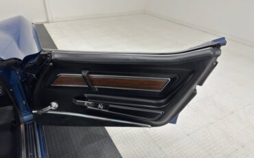 Chevrolet-Corvette-1970-Bridgehampton-Blue-Black-42