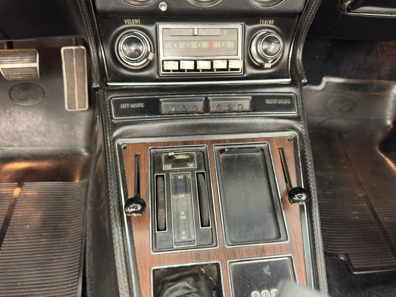 Chevrolet-Corvette-1970-Bridgehampton-Blue-Black-7