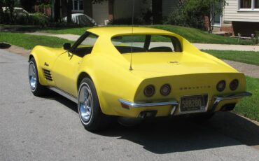 Chevrolet-Corvette-1970-Daytona-Yellow-Black-1