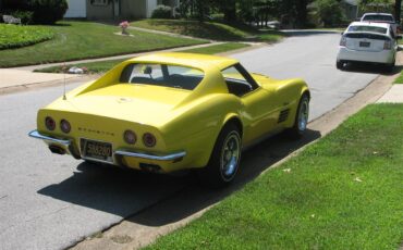 Chevrolet-Corvette-1970-Daytona-Yellow-Black-2
