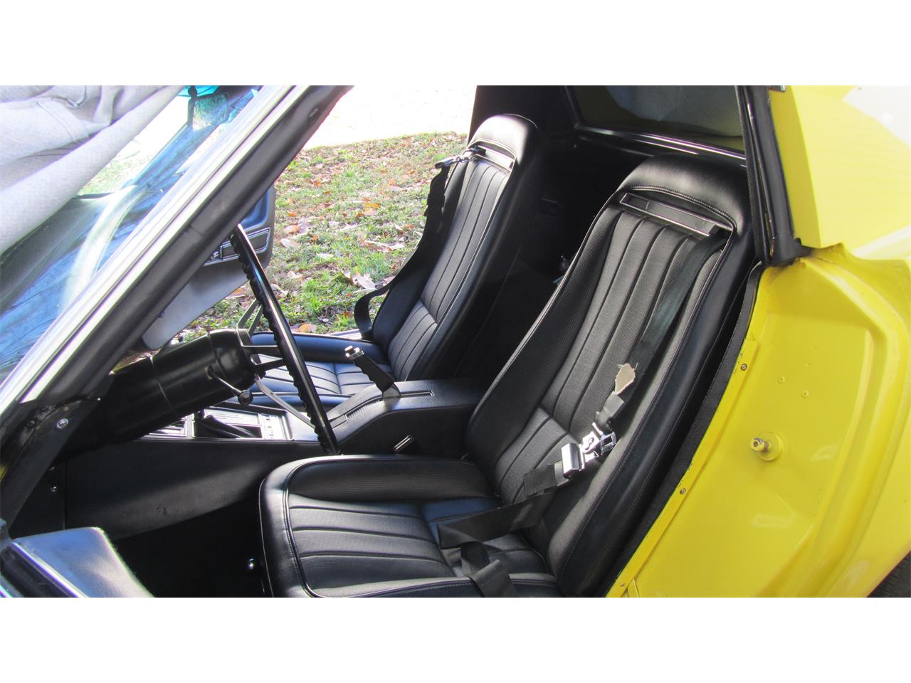Chevrolet-Corvette-1970-Daytona-Yellow-Black-29