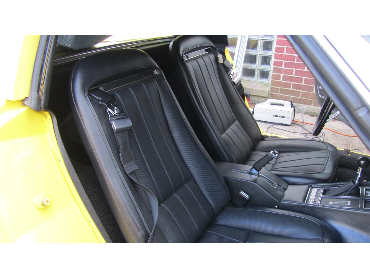 Chevrolet-Corvette-1970-Daytona-Yellow-Black-6