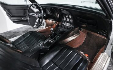 Chevrolet-Corvette-1971-23