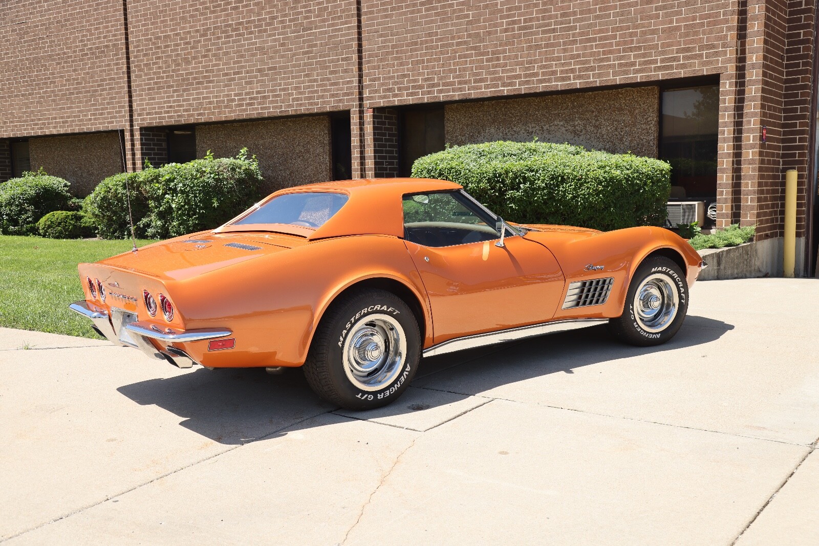 Chevrolet-Corvette-1971-Convertible-2