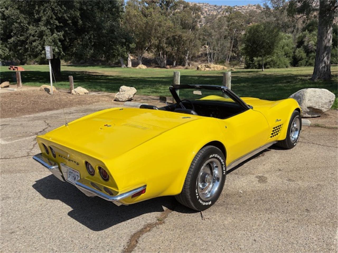 Chevrolet-Corvette-1971-Yellow-BLACK-1