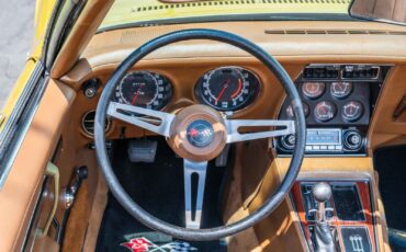 Chevrolet-Corvette-1972-2-Door-12