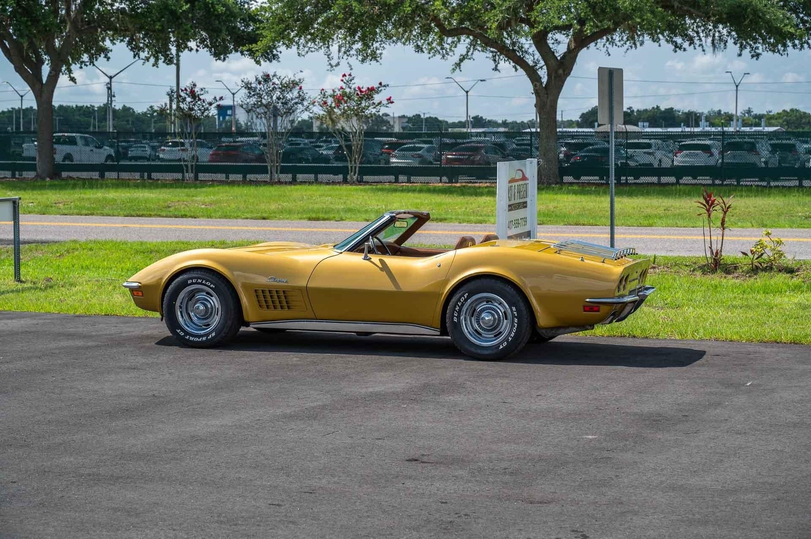 Chevrolet-Corvette-1972-2-Door-19