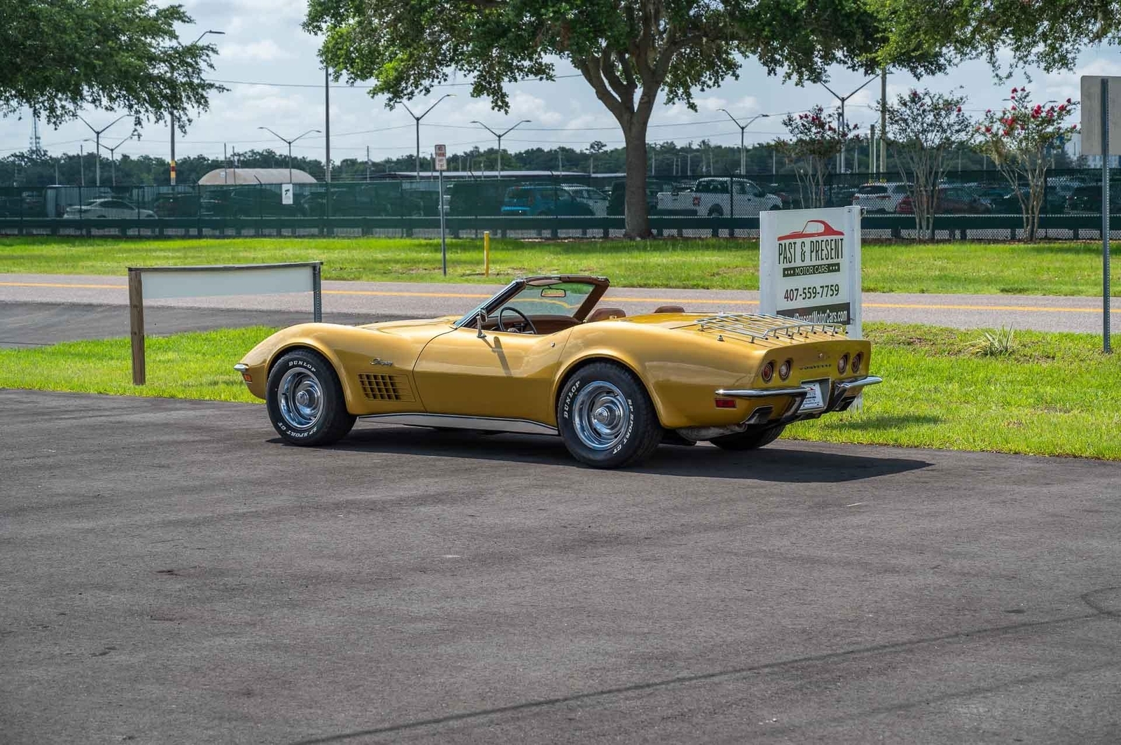 Chevrolet-Corvette-1972-2-Door-20