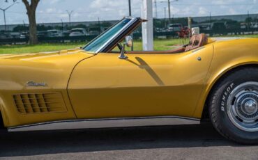 Chevrolet-Corvette-1972-2-Door-24