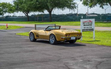 Chevrolet-Corvette-1972-2-Door-3