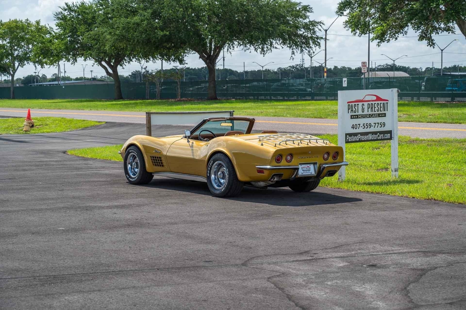 Chevrolet-Corvette-1972-2-Door-3