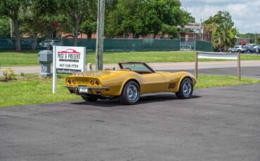 Chevrolet-Corvette-1972-2-Door-35