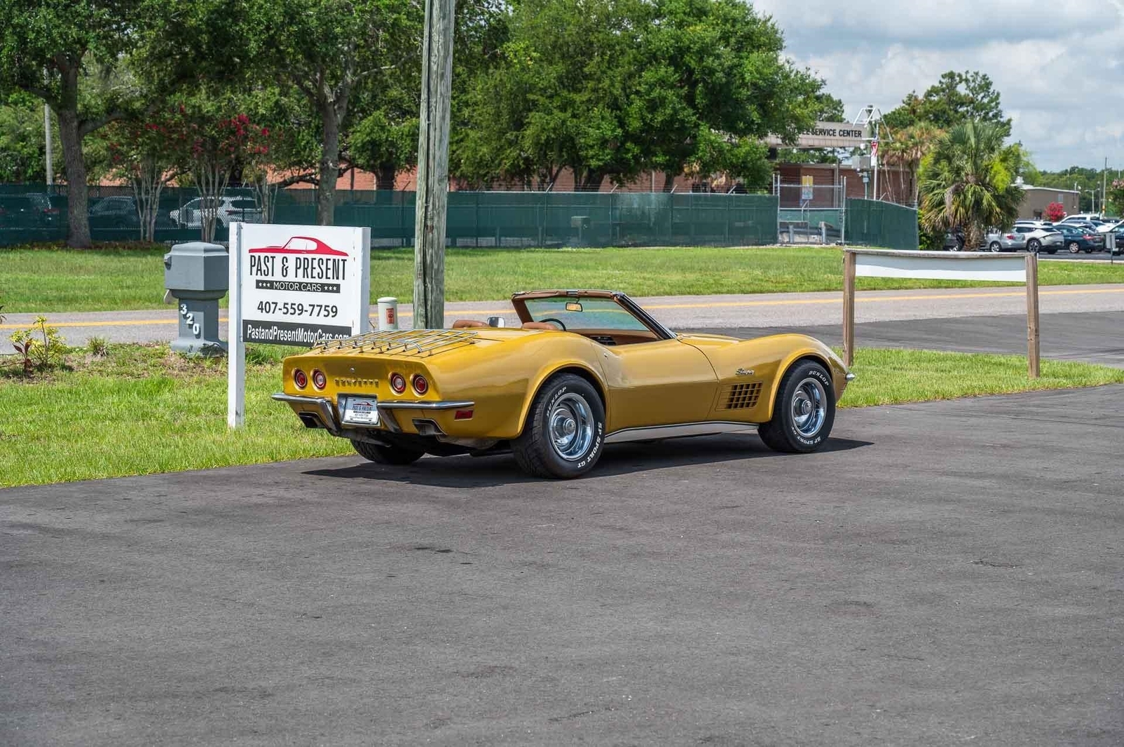 Chevrolet-Corvette-1972-2-Door-35