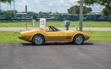 Chevrolet-Corvette-1972-2-Door-36