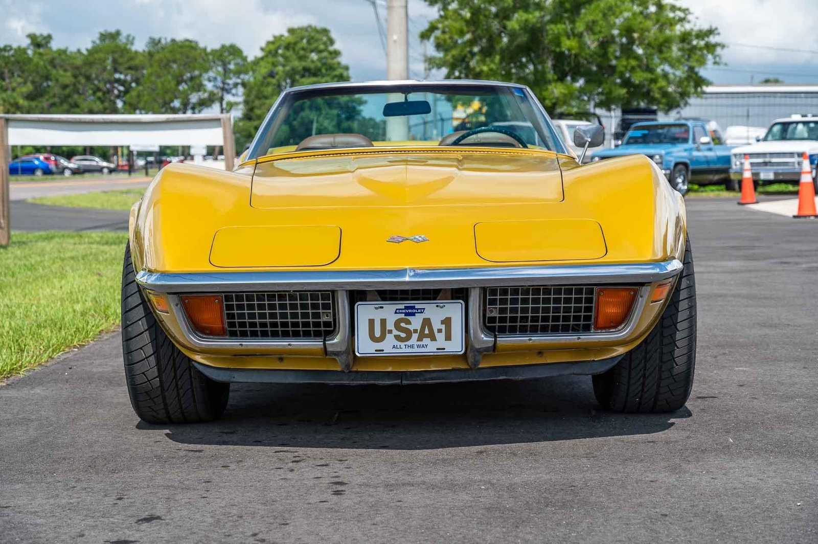 Chevrolet-Corvette-1972-2-Door-9