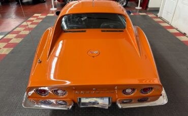 Chevrolet-Corvette-1972-2-door-10