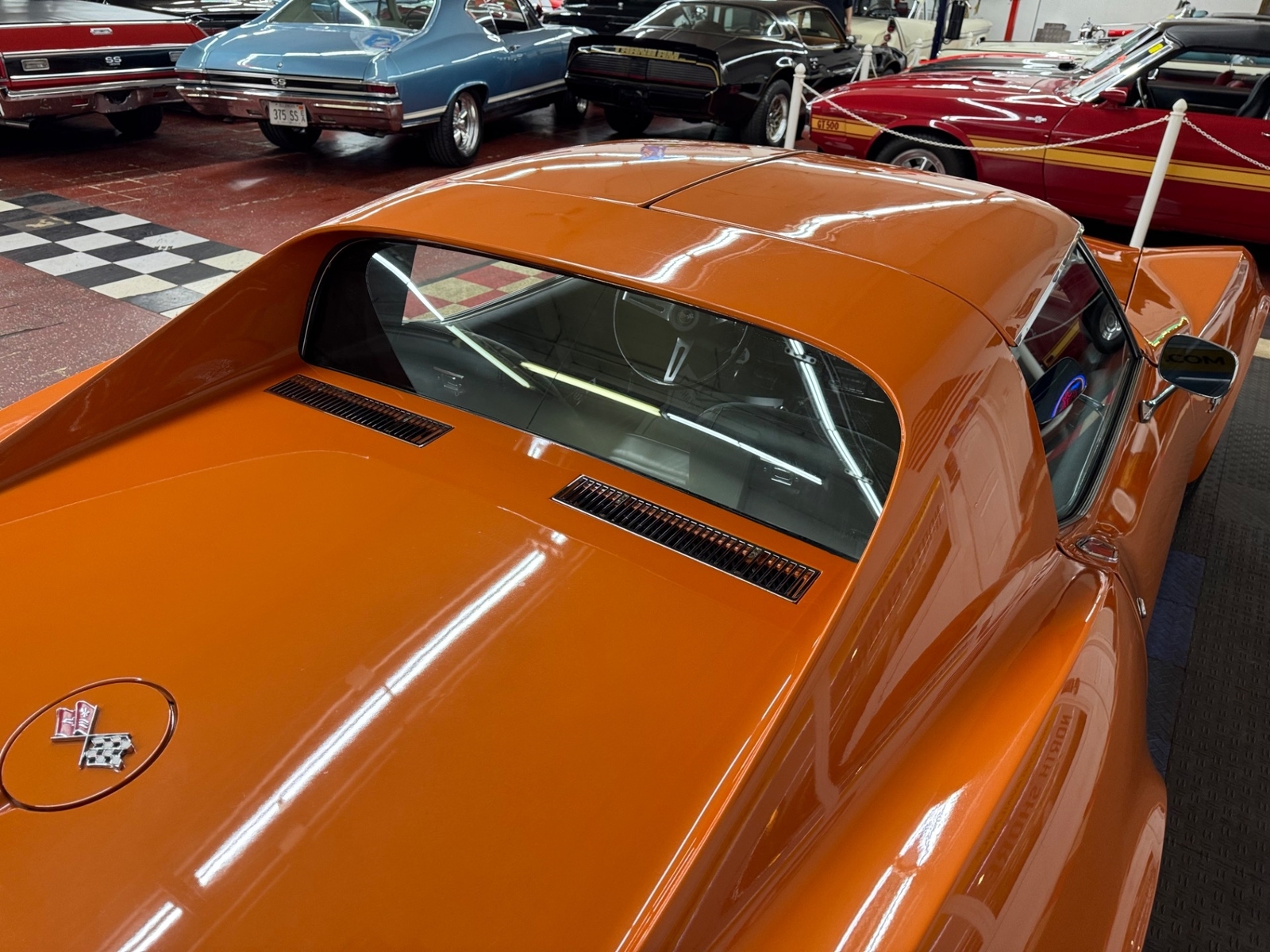 Chevrolet-Corvette-1972-2-door-13