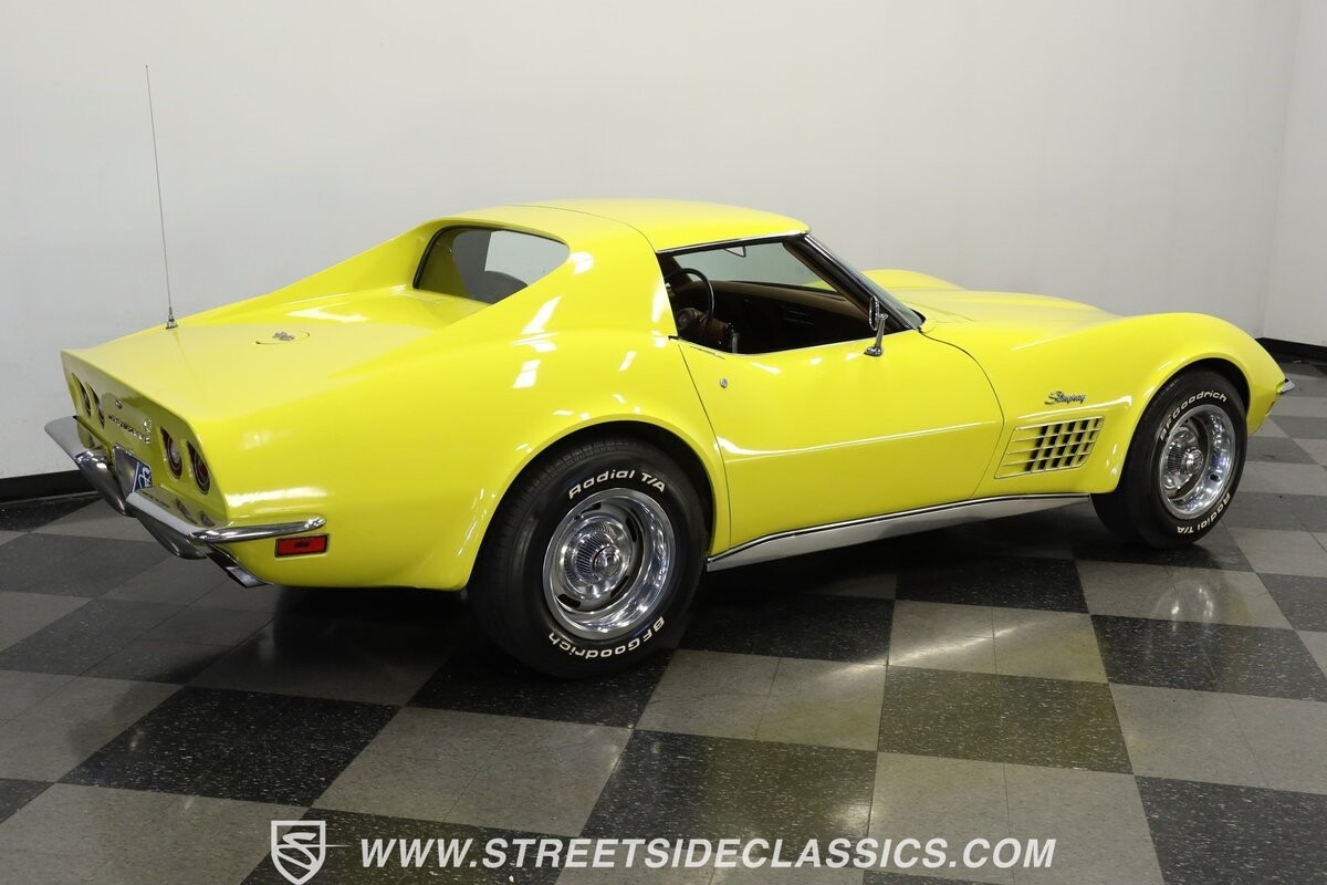 Chevrolet-Corvette-1972-Coupe-11