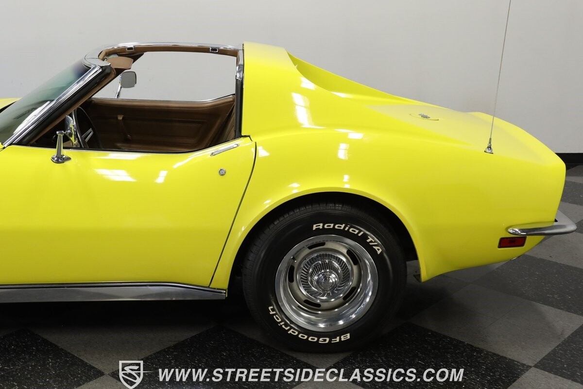 Chevrolet-Corvette-1972-Coupe-23