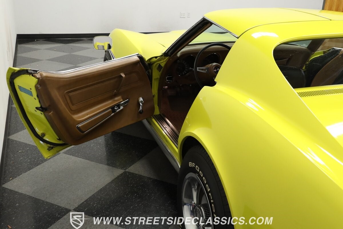 Chevrolet-Corvette-1972-Coupe-32